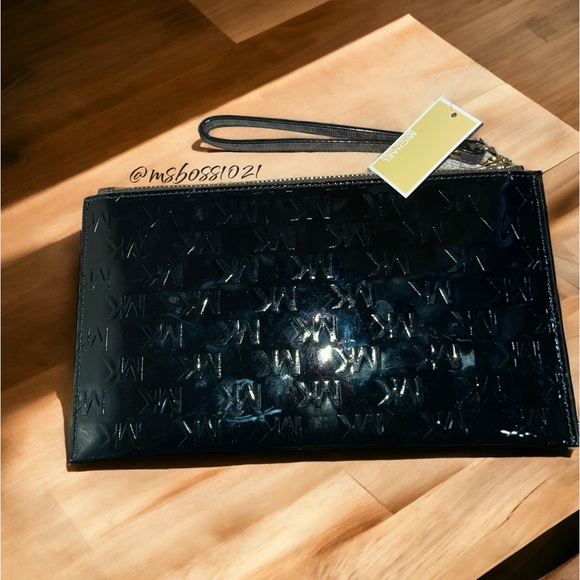 RARE MICHAEL KORS Black Patent Leather Signature Large Zip Wristlet NEW W/TAGS - Picture 5 of 5